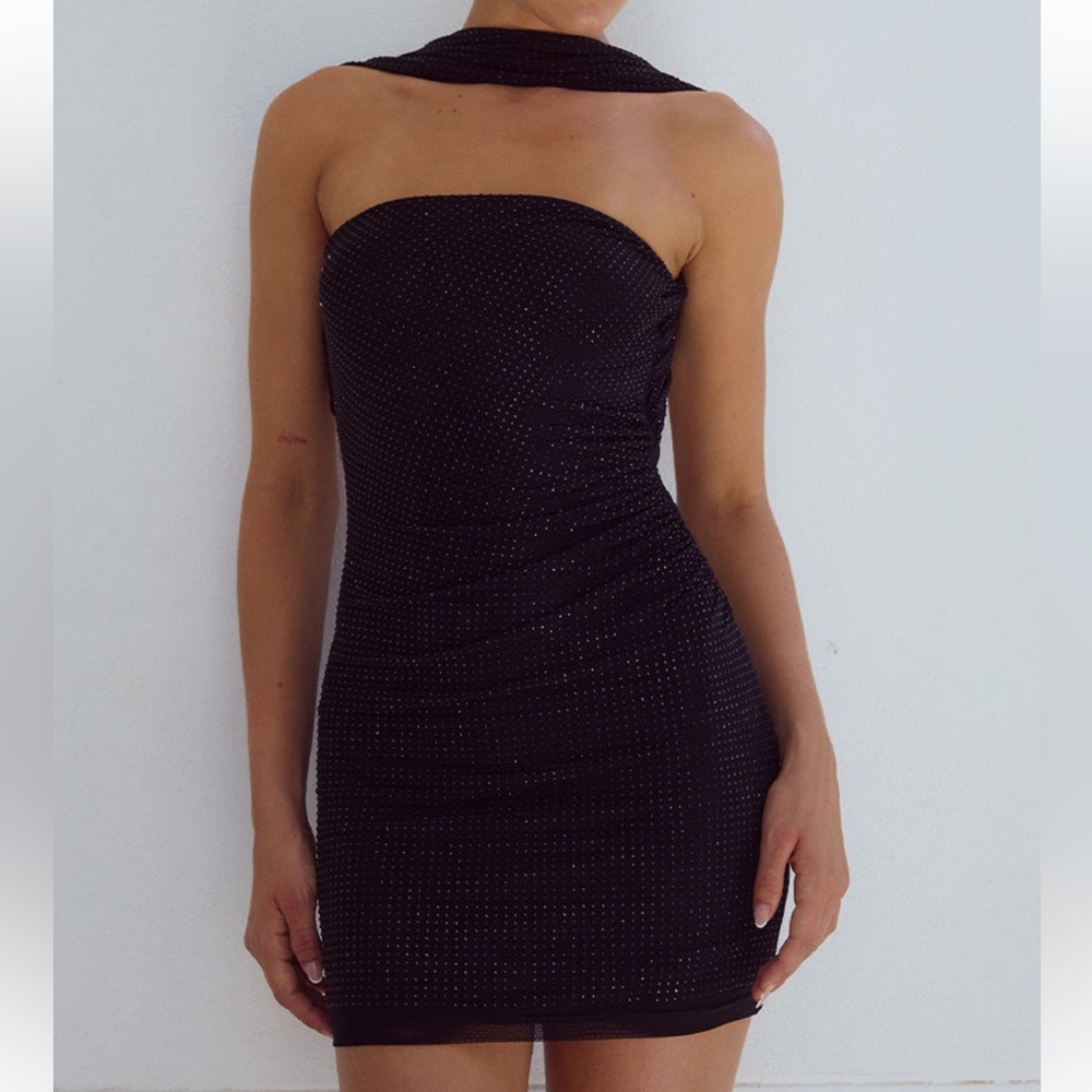 Chic Strapless Black Dress